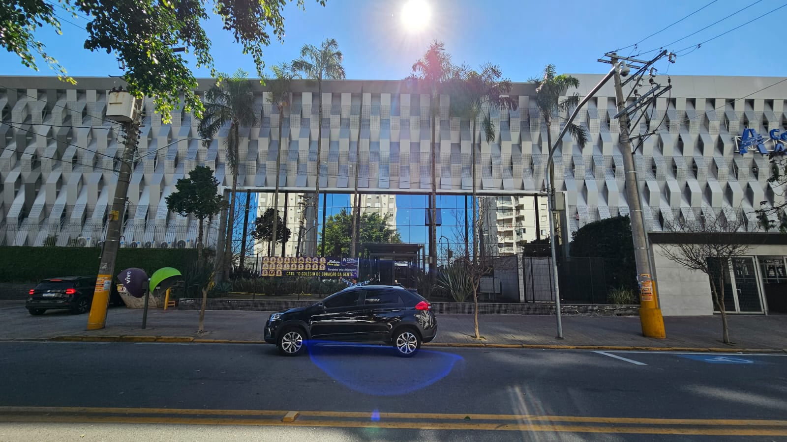 Fachadas Modernas e Criativas: A Especialidade da Ômeg