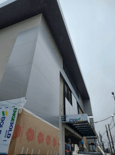 Revestimentos ACM contribuem para a eficiência energética do prédio, reduzindo custos operacionais
